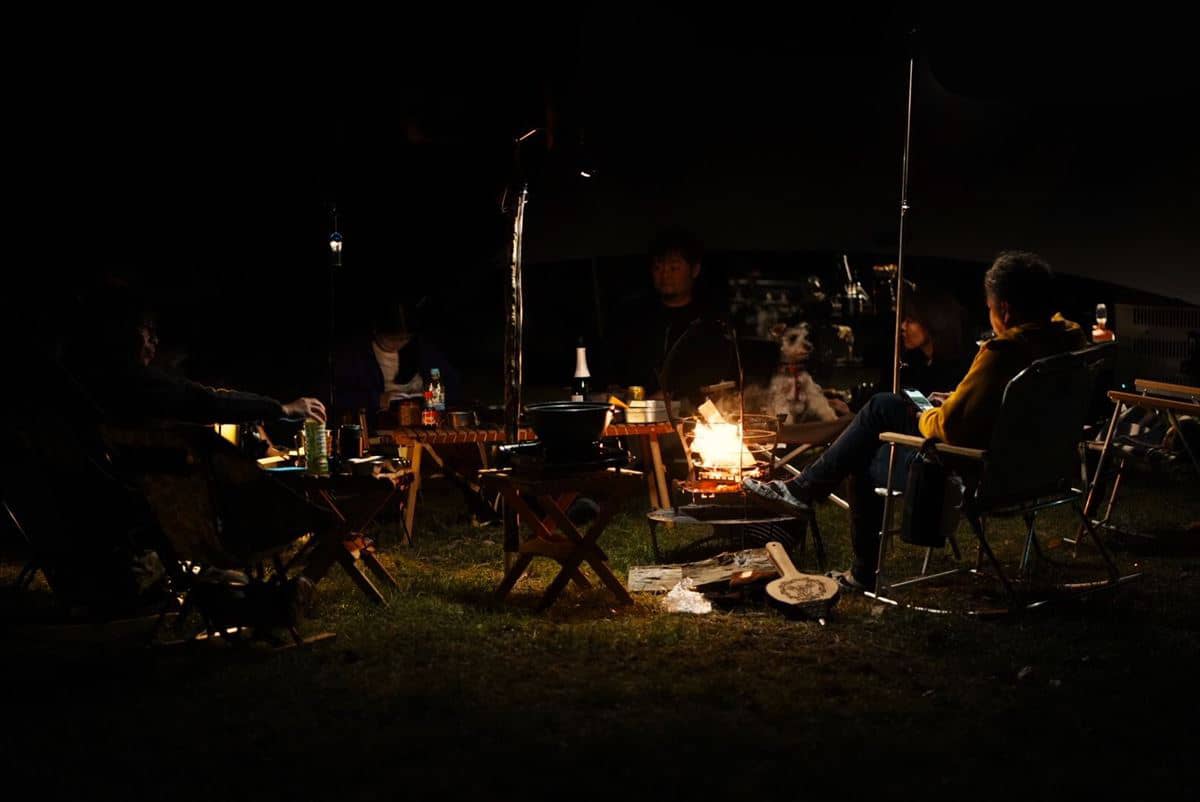 ワインを楽しむ様子